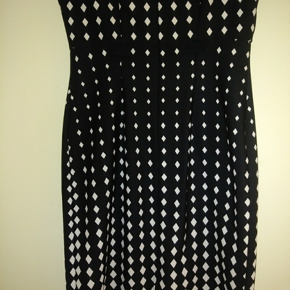 Black and White dress - Picture 5 of 5